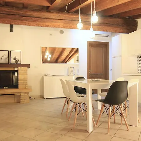 Lägenhet Teatro Vecchio2 *